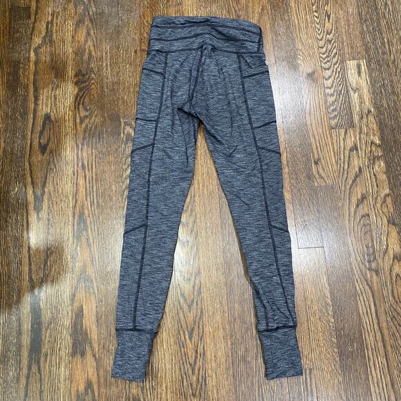 Athleta Grey Leggings Size EXTRA SMALL Grey Black 7/8 Length Compressiom - Picture 6 of 10